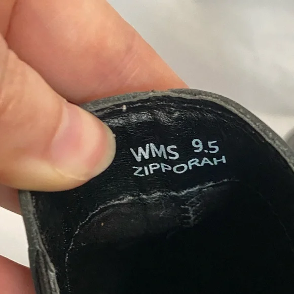 💛Women's Elegant Dolce Vita Classic Pointed Toe Stacked Heel Ankle Booties - Picture 6 of 7